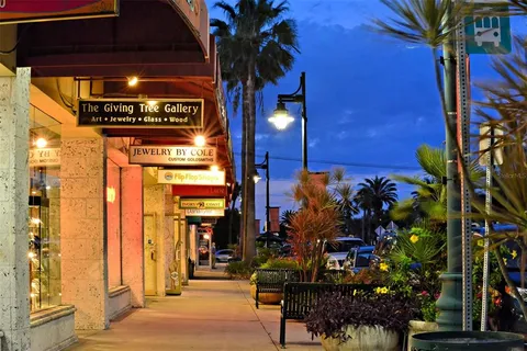 $1,195,000 | 101 Benjamin Franklin Drive, Unit 73, Sarasota, FL 34236