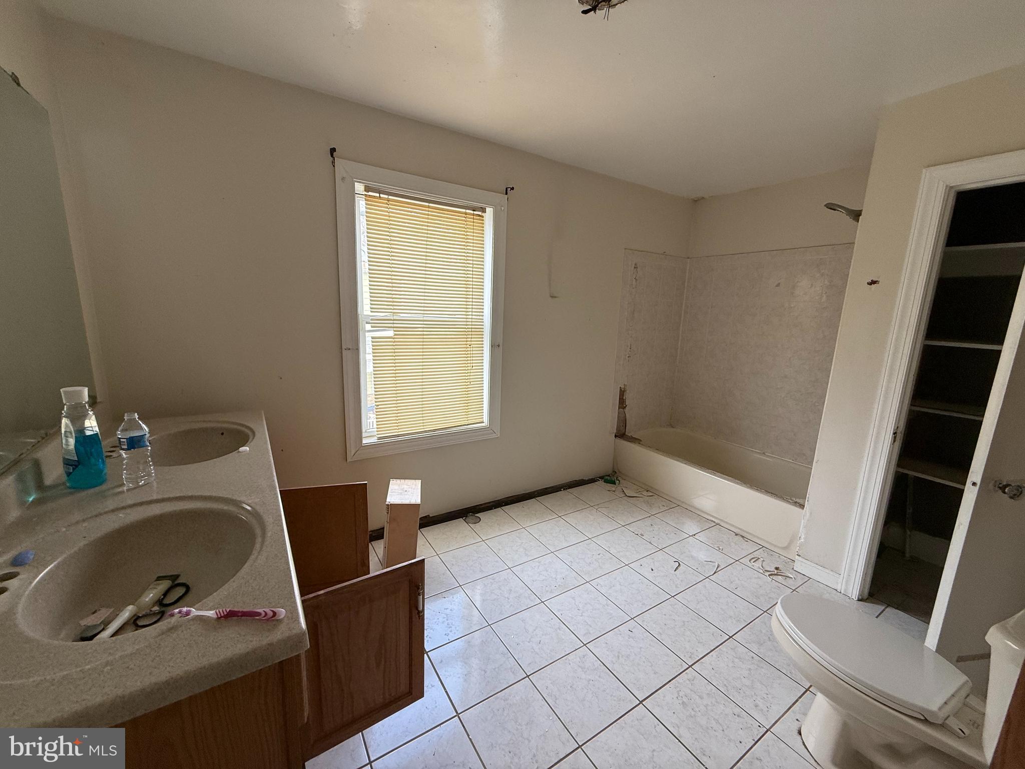 105 Hampton Street Bridgeton, NJ 08302 - Photo 22 of 26 2nd Floor Bathroom