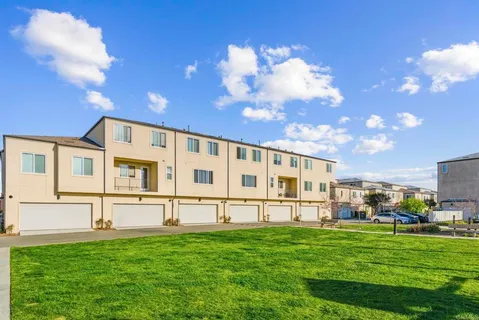 $585,000 | 5284 Beachfront Cove, Unit 246, San Diego, CA 92154