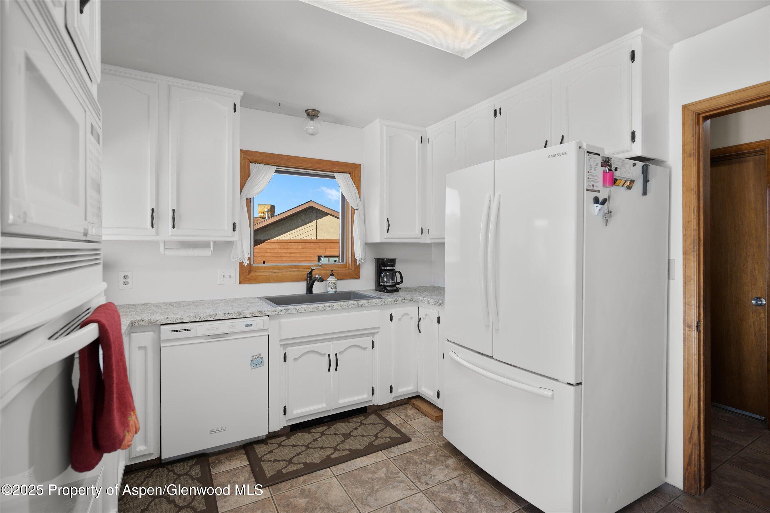 586 Mesa Avenue Rifle, CO 81650 - Photo 16 of 39 16-586MesaAve_25101616