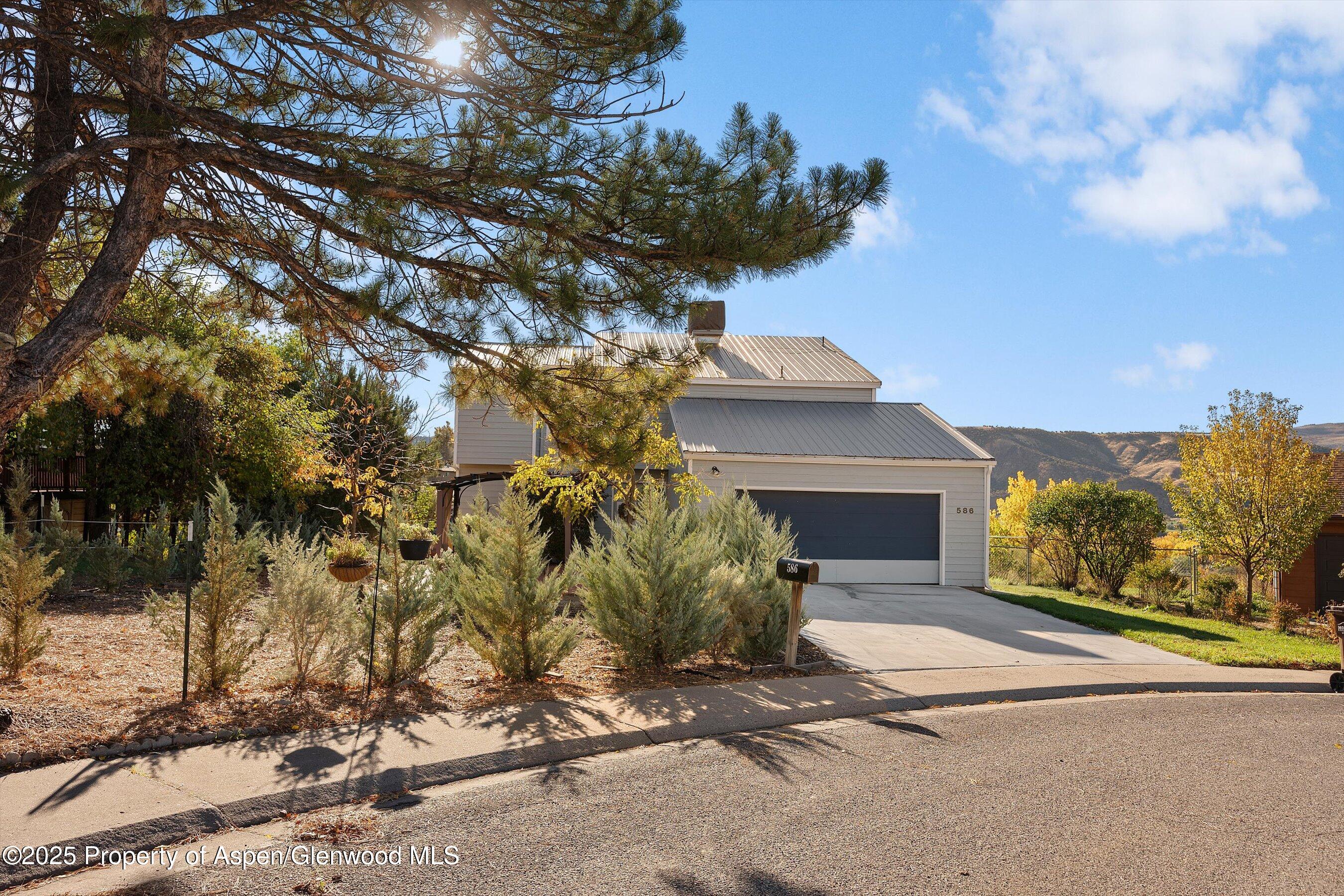 586 Mesa Avenue Rifle, CO 81650 - Photo 2 of 39 01-586MesaAve_25101601