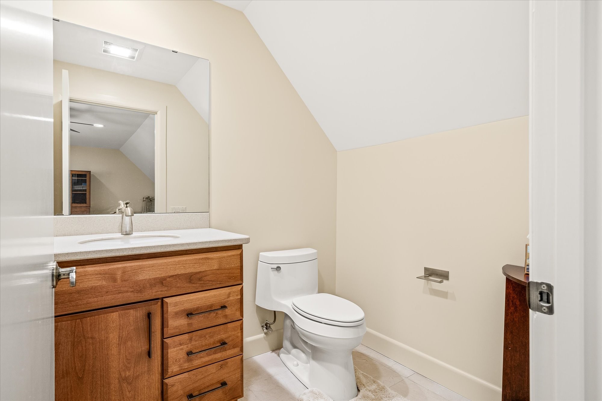 61 Bluff View Terrace Crossville, TN 38558 - Photo 77 of 81 a bathroom with a toilet a sink and mirror