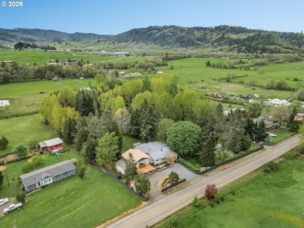$700,000 | 1381 Oak Hill Road, Roseburg, OR 97471