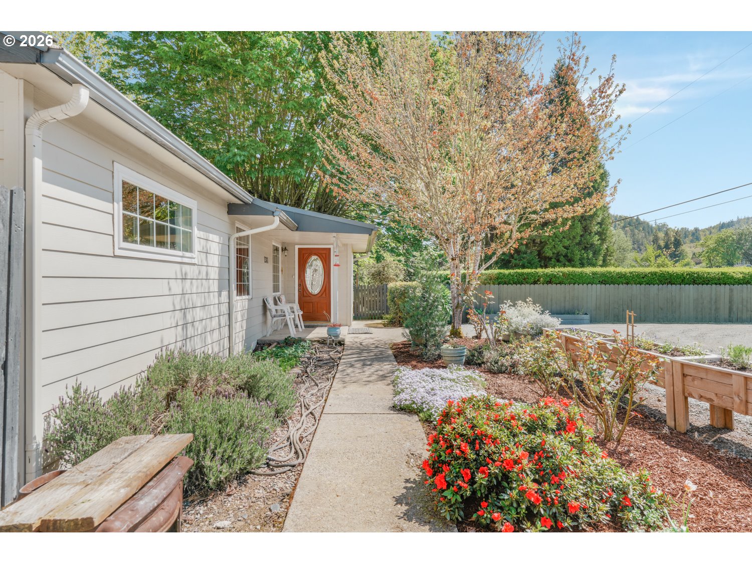 1381 Oak Hill Road Roseburg, OR 97471 - Photo 5 of 48