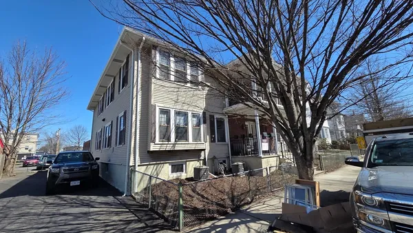 $569,000 | 10 Washington Avenue, Unit 3, Waltham, MA 02453