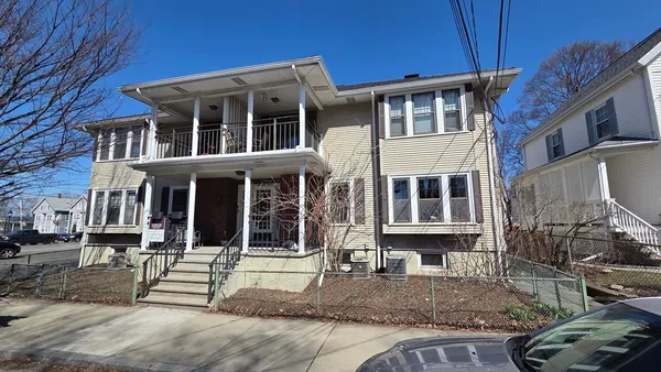 $569,000 | 10 Washington Avenue, Unit 3, Waltham, MA 02453