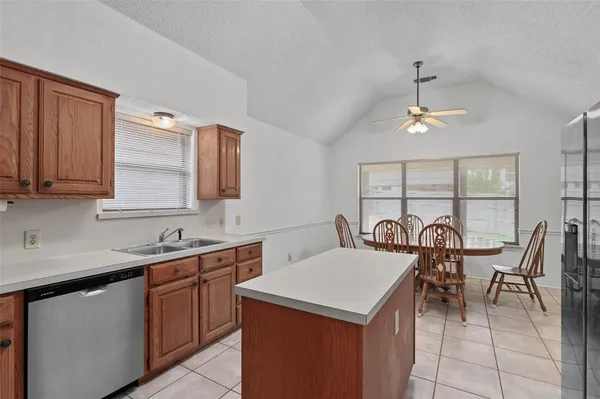 $399,900 | 716 Smokerise Circle, Denton, TX 76205