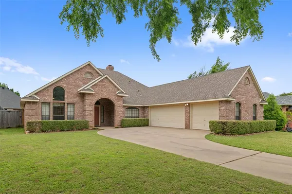 $399,900 | 716 Smokerise Circle, Denton, TX 76205