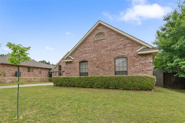 $399,900 | 716 Smokerise Circle, Denton, TX 76205