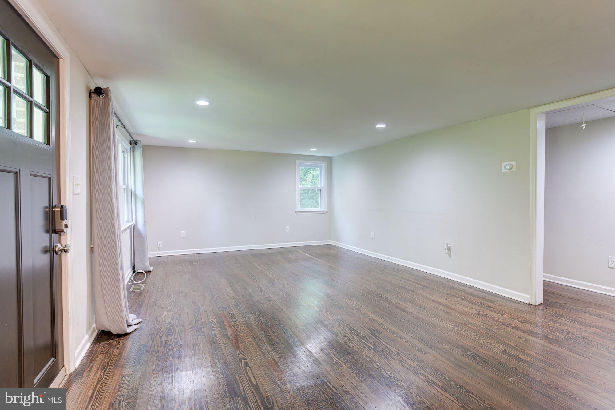 2901 Conowingo Road Bel Air, MD 21015 - Photo 2 of 39 Living Room