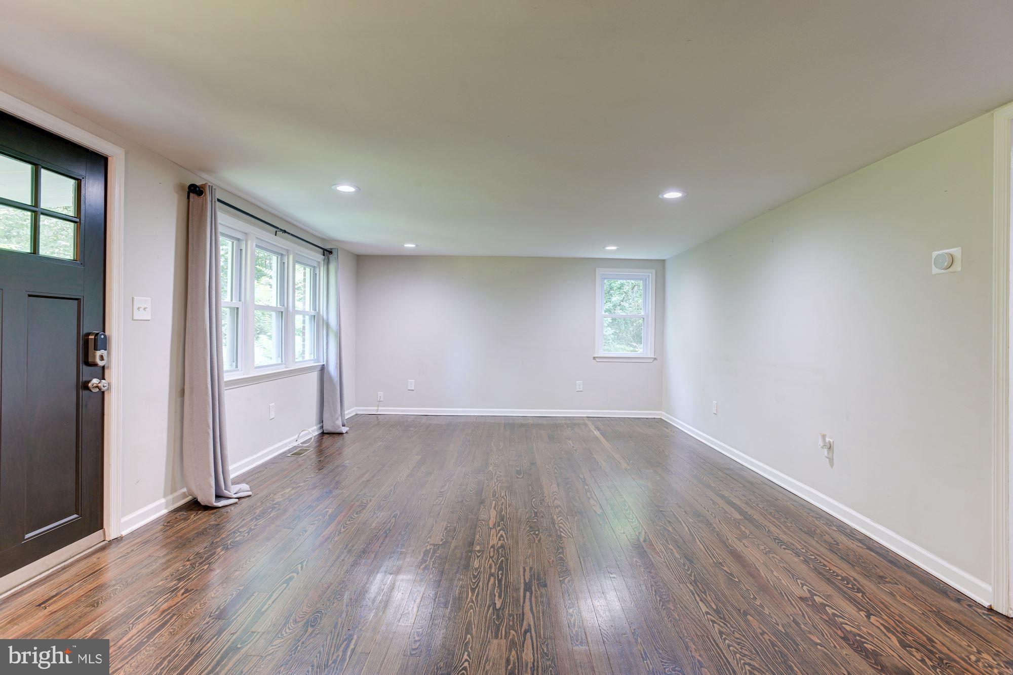 2901 Conowingo Road Bel Air, MD 21015 - Photo 3 of 39 Living Room