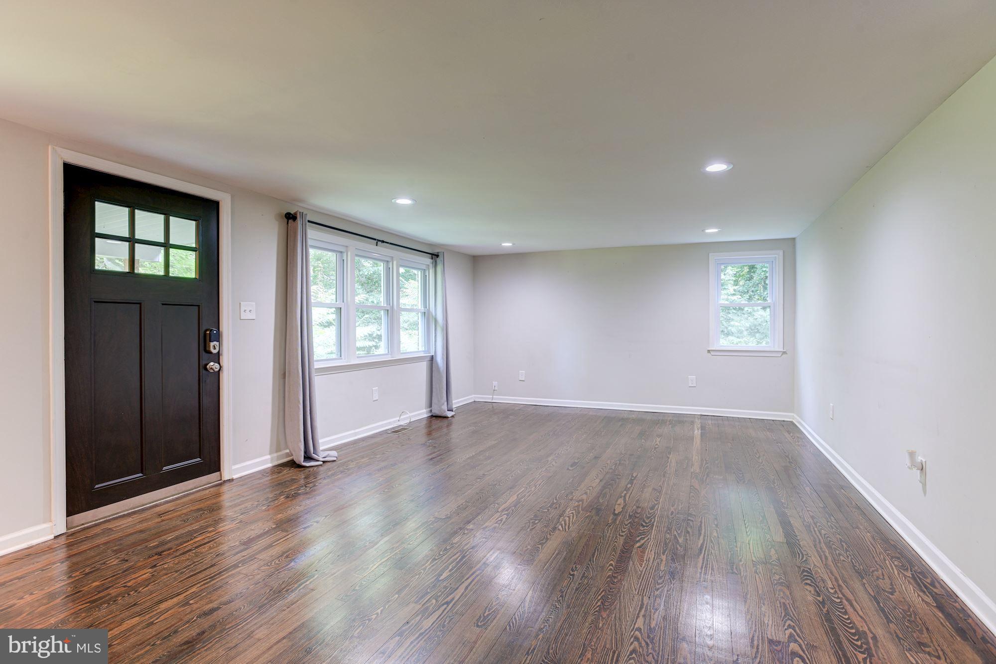 2901 Conowingo Road Bel Air, MD 21015 - Photo 4 of 39 Living Room