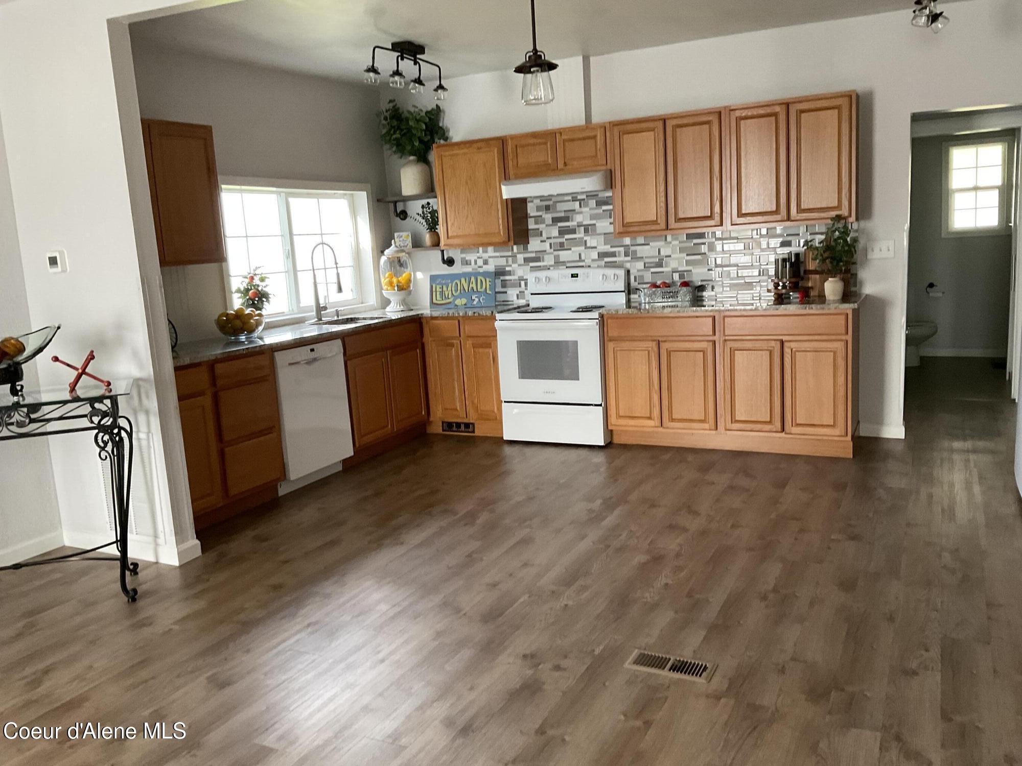 3721 Chase Road Post Falls, ID 83854 - Photo 2 of 10 IMG_0610