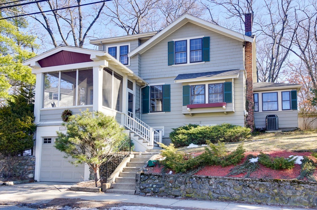 39 Woodside Road Winchester, MA 01890 - Photo 1 of 17 Gallery Image 1
