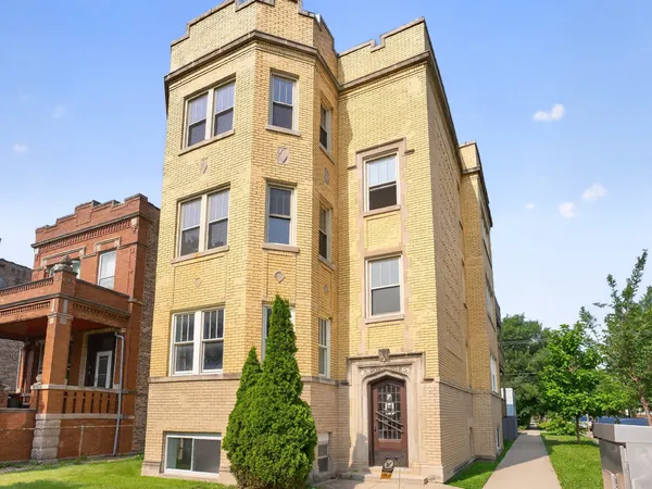 $3,200 | 1101 South Oak Park Avenue, Unit 3, Oak Park, IL 60304