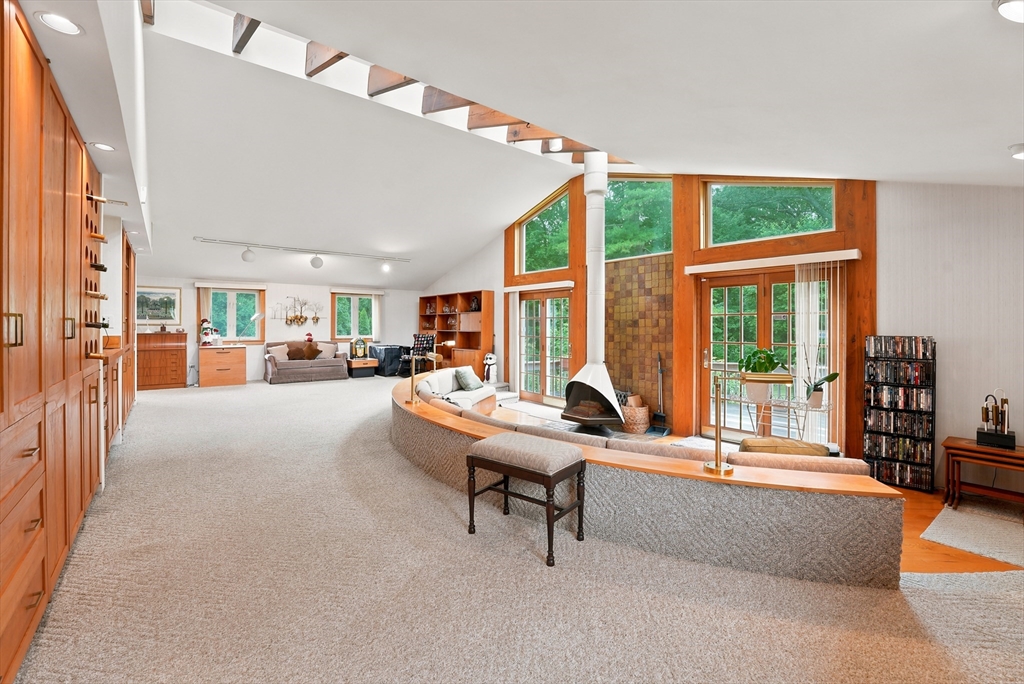 12 Swanson Road Framingham, MA 01701 - Photo 5 of 42