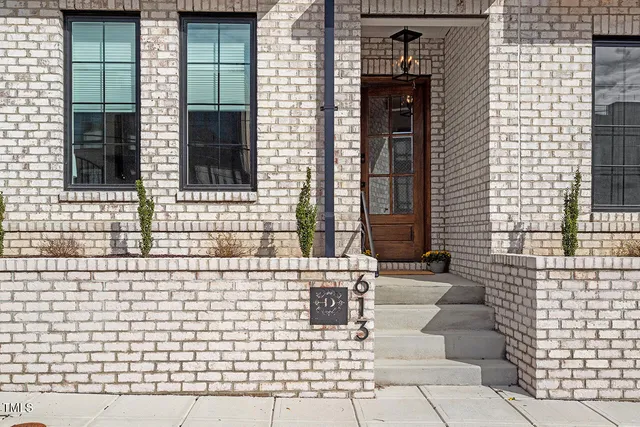 $1,285,000 | 613 South West Street, Raleigh, NC 27601