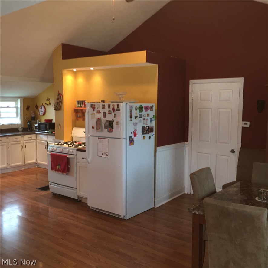 1207 Lake Road Conneaut, OH 44030 - Photo 13 of 33 Dinning Room