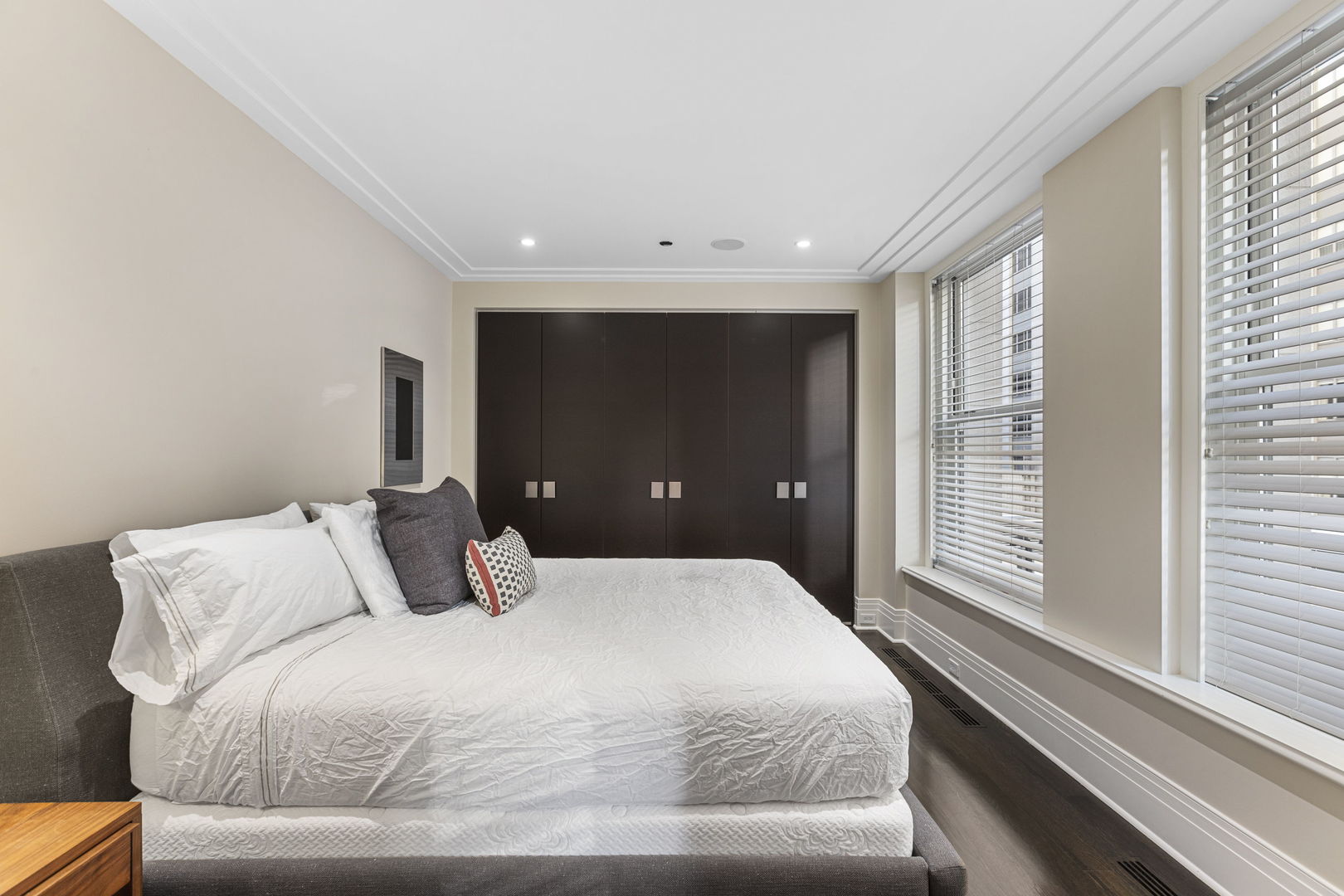 159 East Walton Place, Unit 5F Chicago, IL 60611 - Photo 13 of 18