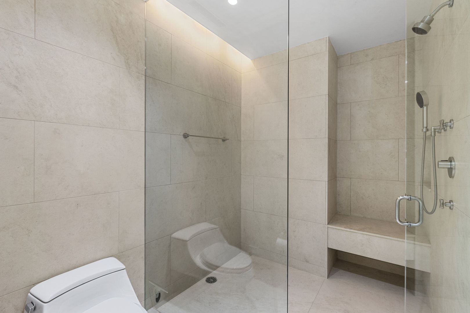 159 East Walton Place, Unit 5F Chicago, IL 60611 - Photo 16 of 18