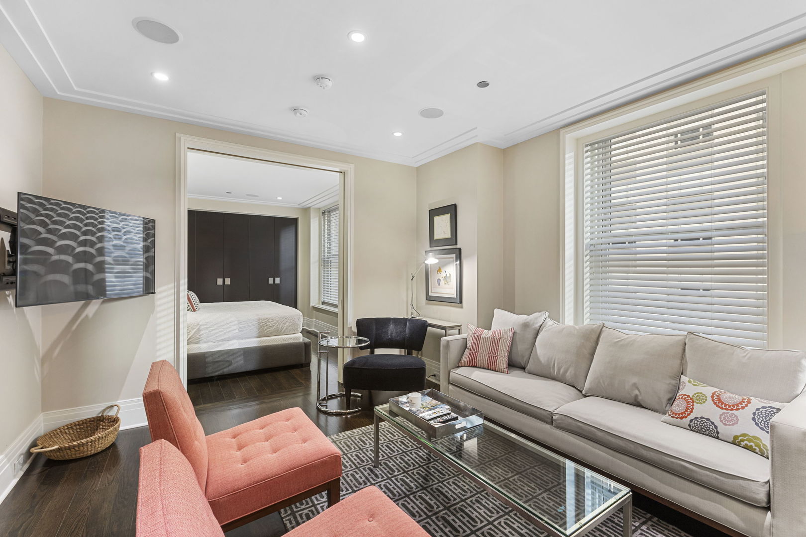 159 East Walton Place, Unit 5F Chicago, IL 60611 - Photo 4 of 18