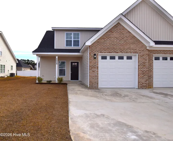 $1,800 | 825 Sarah Rebecca Drive, Unit A, Greenville, NC 27834