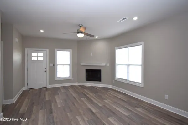 $1,800 | 825 Sarah Rebecca Drive, Unit A, Greenville, NC 27834
