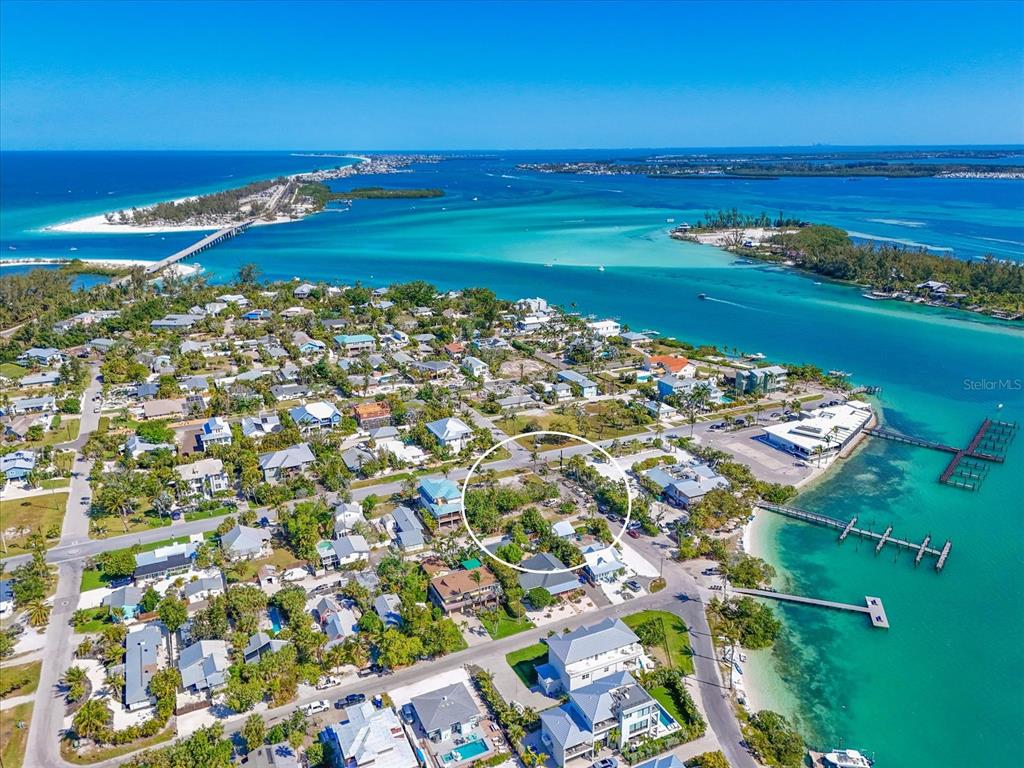 720 Broadway Street Longboat Key, FL 34228 - Photo 17 of 41 a view of an ocean