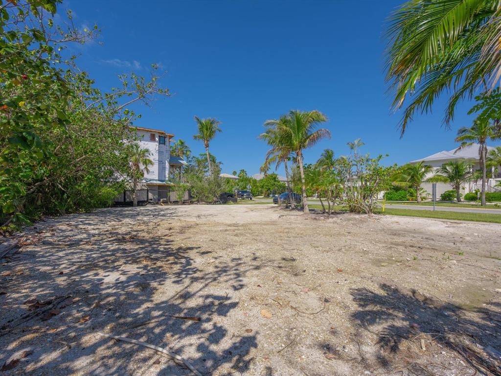 720 Broadway Street Longboat Key, FL 34228 - Photo 3 of 41 a view of a street