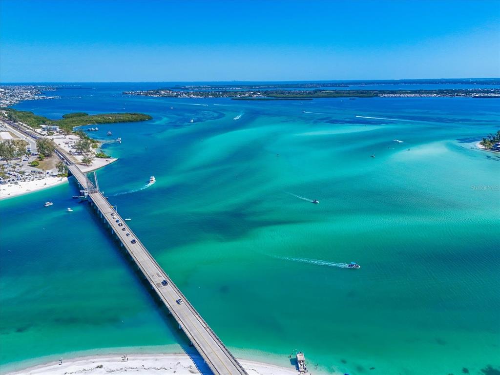 720 Broadway Street Longboat Key, FL 34228 - Photo 31 of 41 a view of an ocean from a balcony
