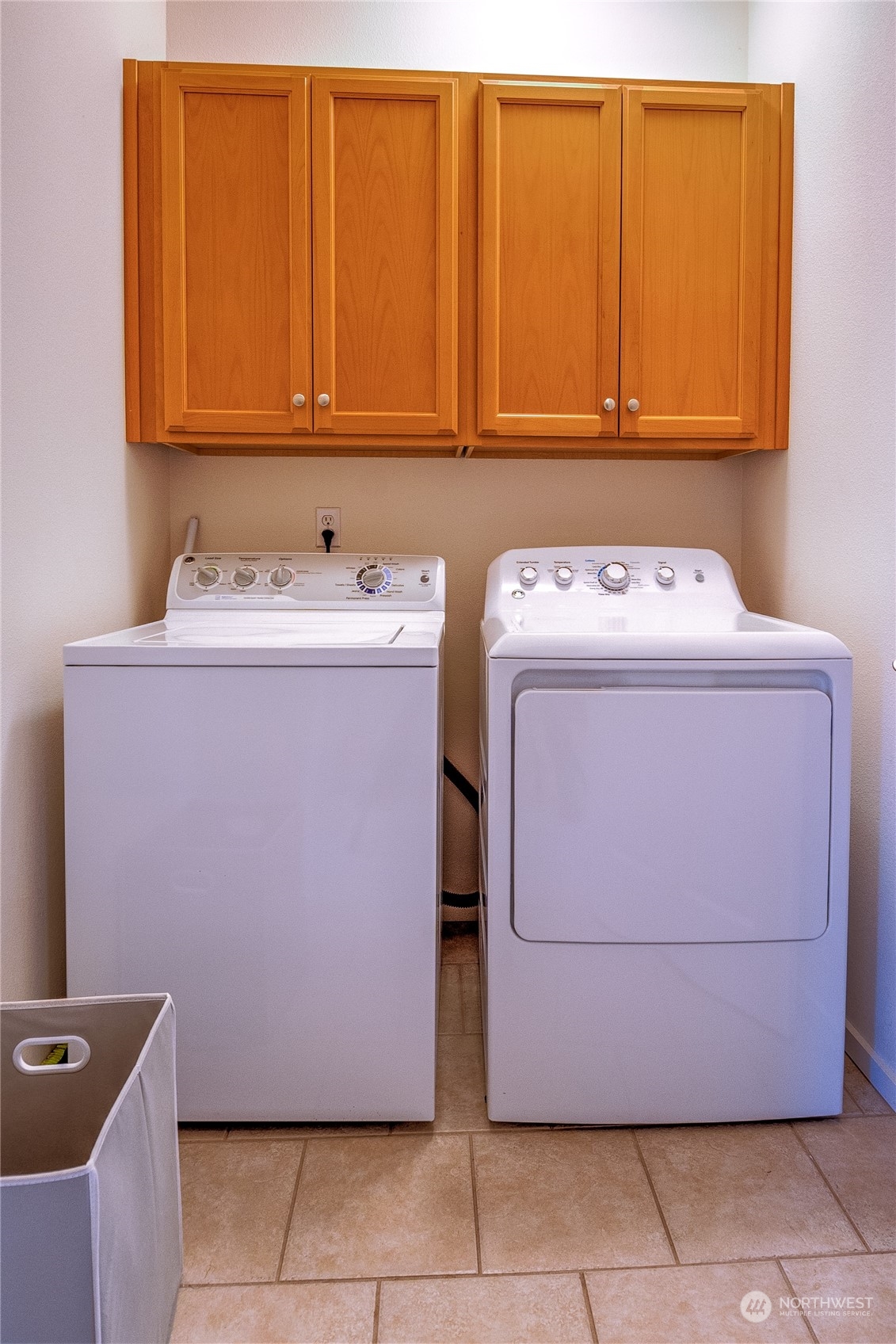 8024 Mercer Court Northeast Lacey, WA 98516 - Photo 20 of 30 a utility room with dryer and washer