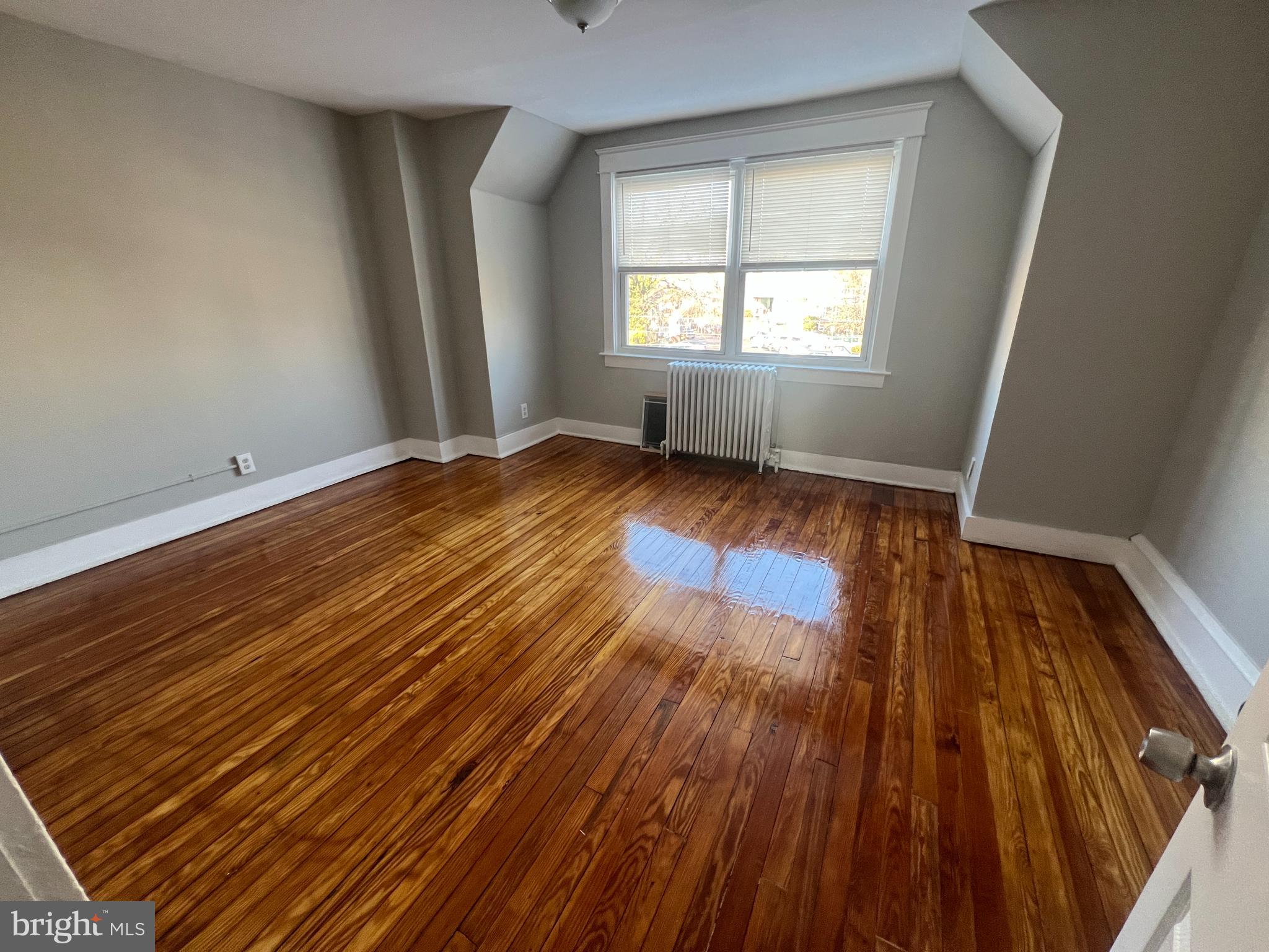 240 Guilford Road Upper Darby, PA 19050 - Photo 6 of 16 Main bedroom