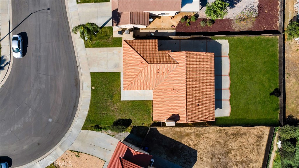 19364 Summerwind Trail Perris, CA 92570 - Photo 43 of 50 an aerial view of a house with a yard
