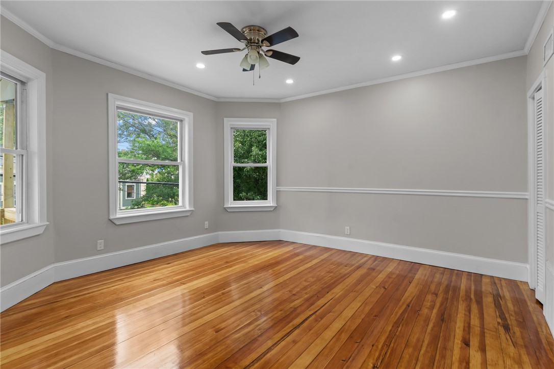 382 Orms Street Providence, RI 02908 - Photo 12 of 31