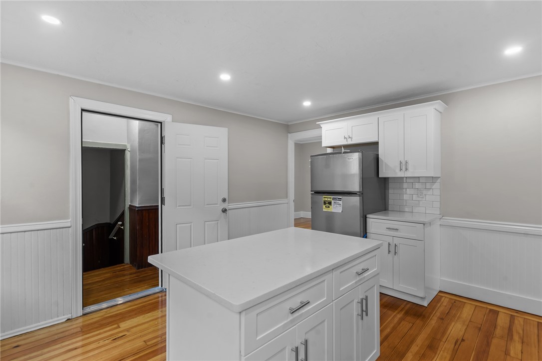 382 Orms Street Providence, RI 02908 - Photo 13 of 31