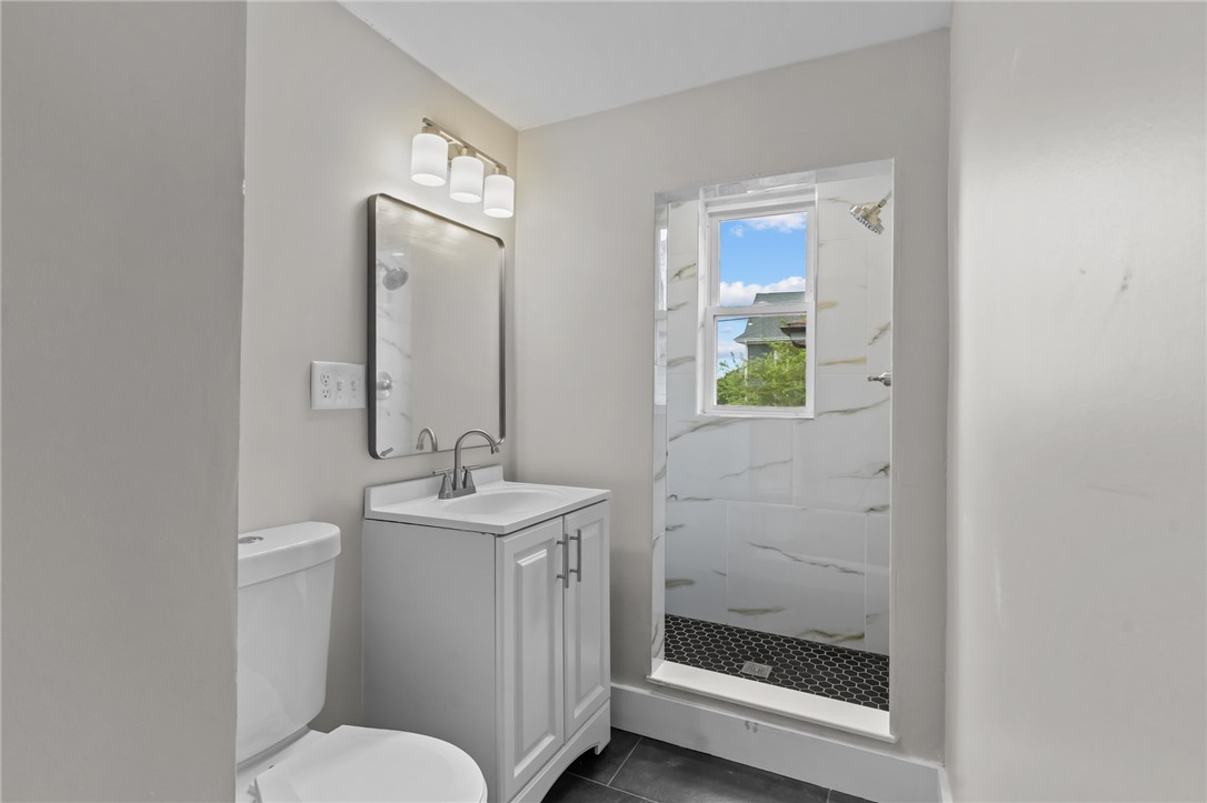 382 Orms Street Providence, RI 02908 - Photo 14 of 31