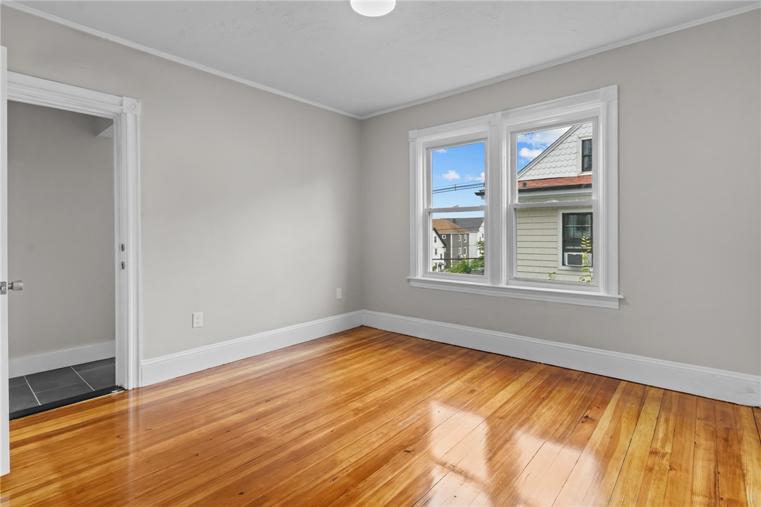 382 Orms Street Providence, RI 02908 - Photo 16 of 31