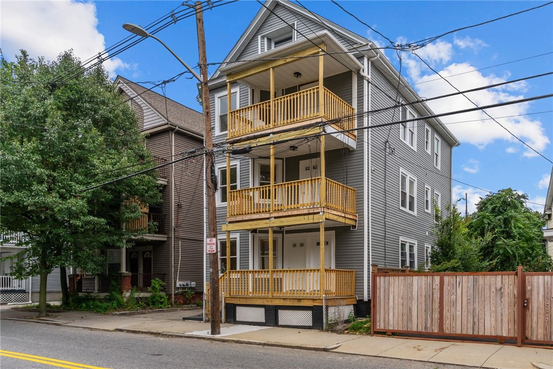 382 Orms Street Providence, RI 02908 - Photo 2 of 31