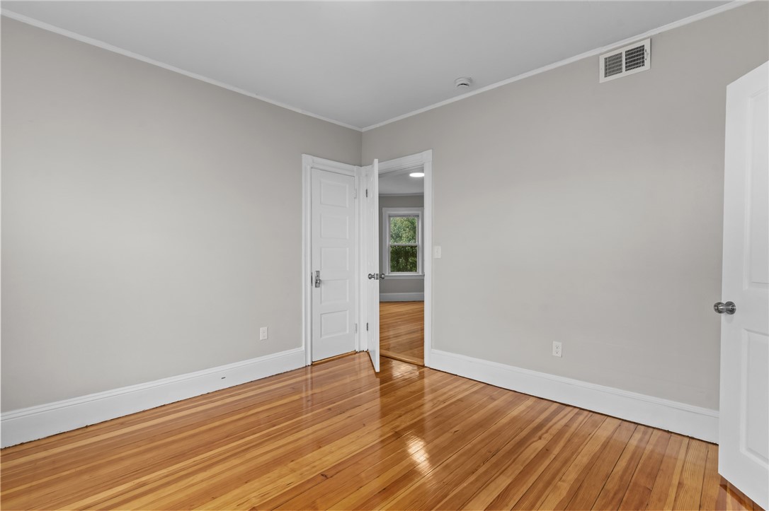 382 Orms Street Providence, RI 02908 - Photo 21 of 31