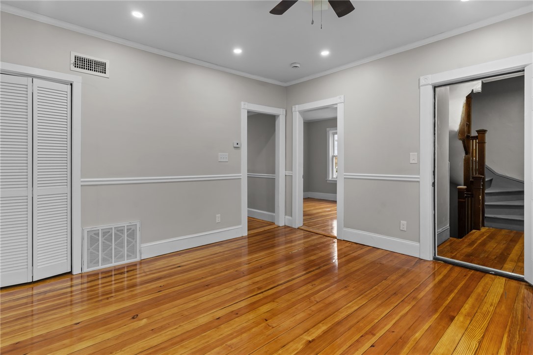 382 Orms Street Providence, RI 02908 - Photo 9 of 31