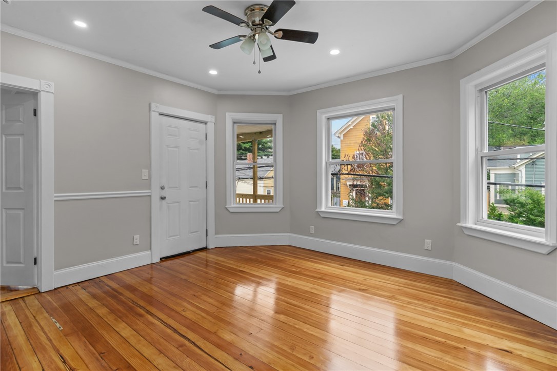 382 Orms Street Providence, RI 02908 - Photo 10 of 31