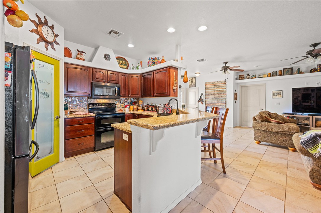 14105 Cactus Road Yucca, AZ 86438 - Photo 12 of 47 Kitchen