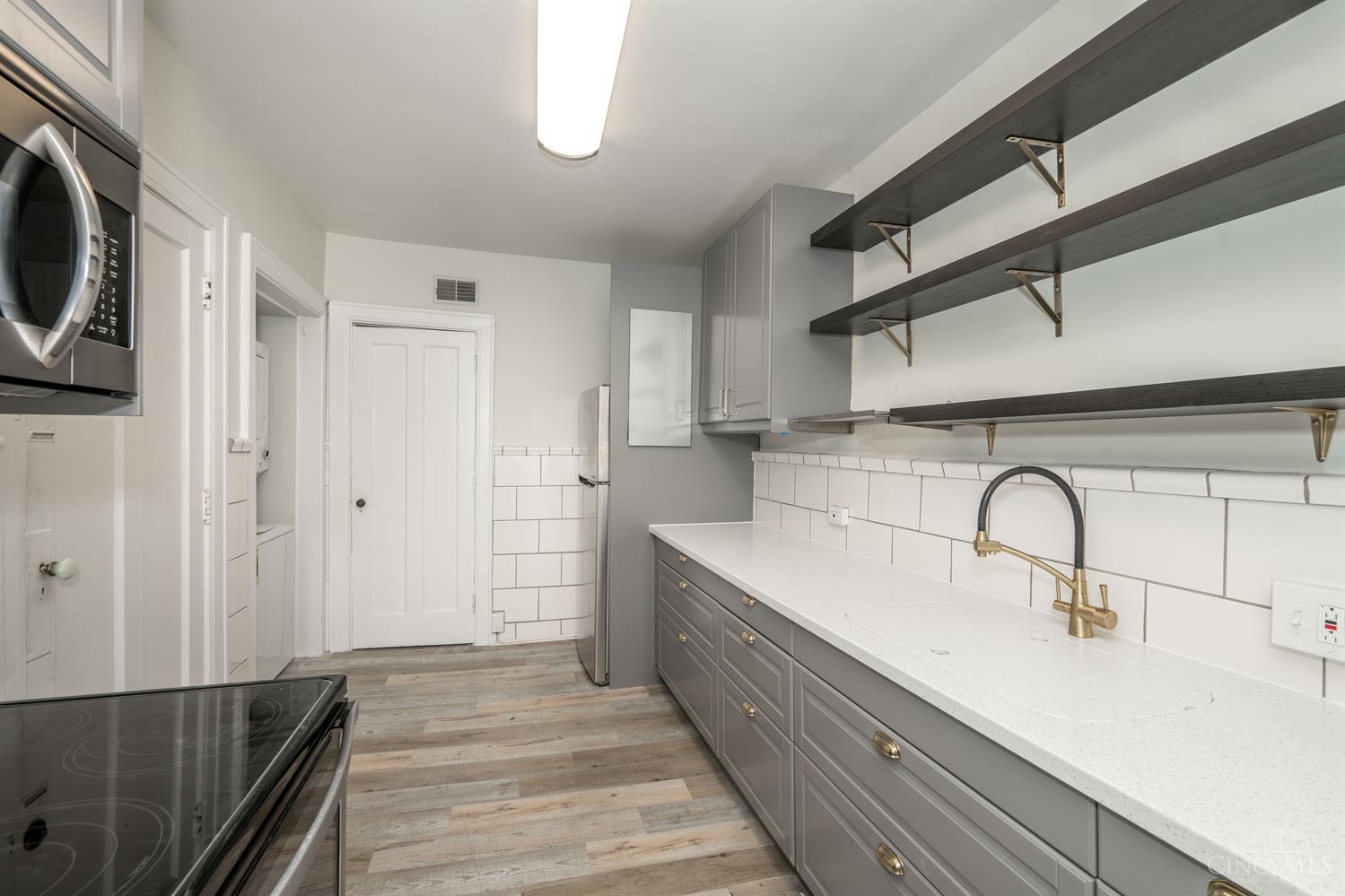 3896 Reading Road, Unit O Cincinnati, OH 45229 - Photo 3 of 62 Gallery Image 3