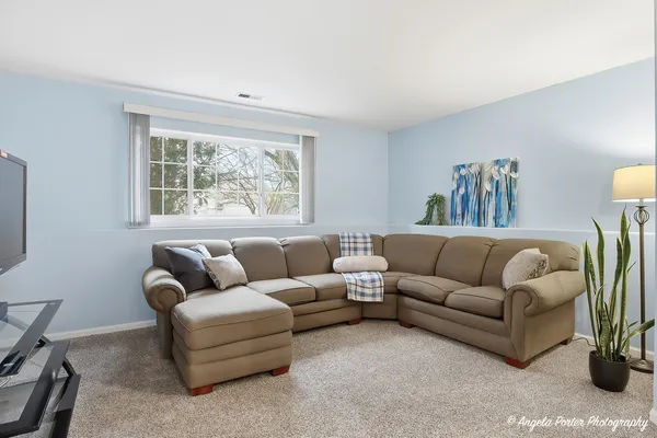 $292,500 | 324 New Haven Drive, Cary, IL 60013