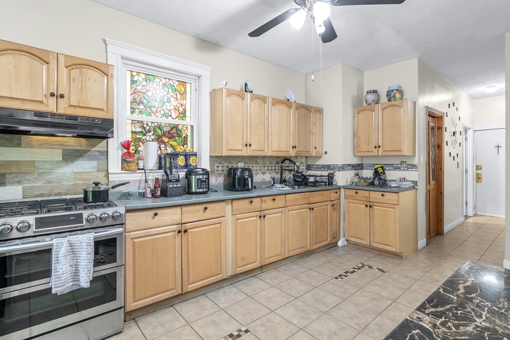 180 Chestnut Street Chelsea, MA 02150 - Photo 5 of 36