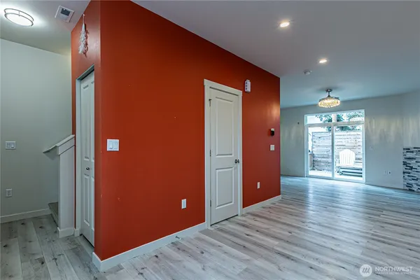 $410,000 | 334 9th Avenue Southeast, Unit A4, Puyallup, WA 98372