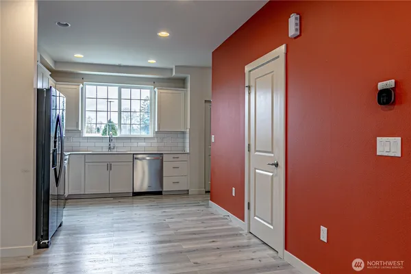 $410,000 | 334 9th Avenue Southeast, Unit A4, Puyallup, WA 98372