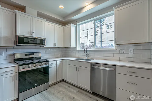 $410,000 | 334 9th Avenue Southeast, Unit A4, Puyallup, WA 98372