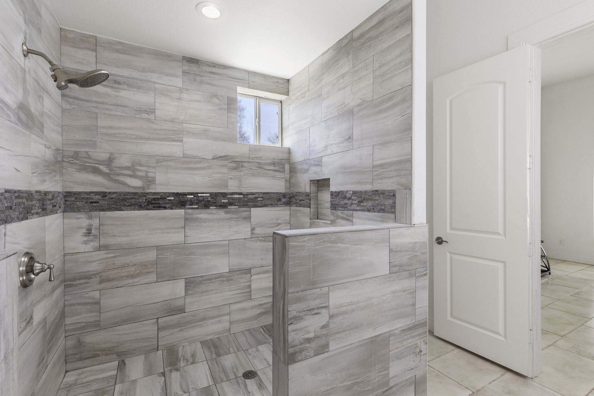 2464 North Walker Road Cleveland, TX 77328 - Photo 35 of 42 a bathroom with a shower