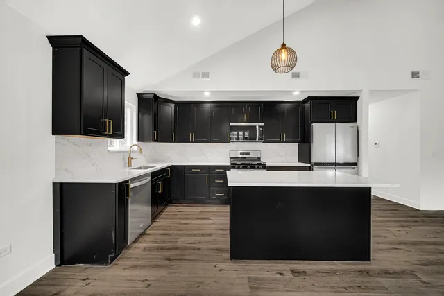 $314,900 | 1228 Grant Street, Morris, IL 60450